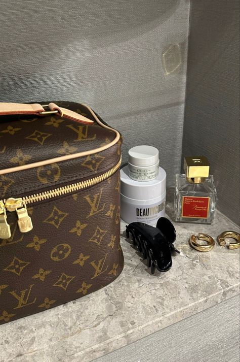 Louis Vuitton Makeup Bag, Louis Vuitton Makeup, Emma Macdonald, Louis Vuitton Cosmetic Bag, Luxury Vanity, Beauty Rituals, Luxury Magazine, Aesthetic Bathroom, Safe Skincare