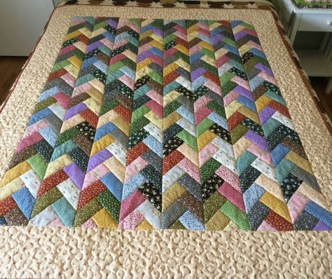 Prairie Braid Quilt - Free Pattern Chevron Quilts Ideas, French Braid Quilts, Colchas Quilting, Braid Quilt, Jelly Roll Quilt Patterns, Quilt Modernen, Fair Isles, Scrap Quilt Patterns, Bantal Sofa