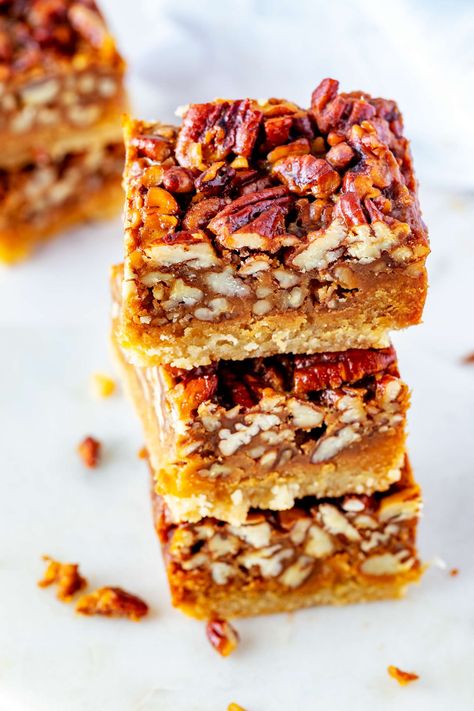 Keto Pecan Pie Bars Keto Pecan Pie Bars, Pecan Bar, Low Carb Pecan Pie, Pecan Bars Recipe, Keto Pecan Pie, Pecan Pie Cookies, Keto Thanksgiving, Pecan Bars, Pecan Pie Bars