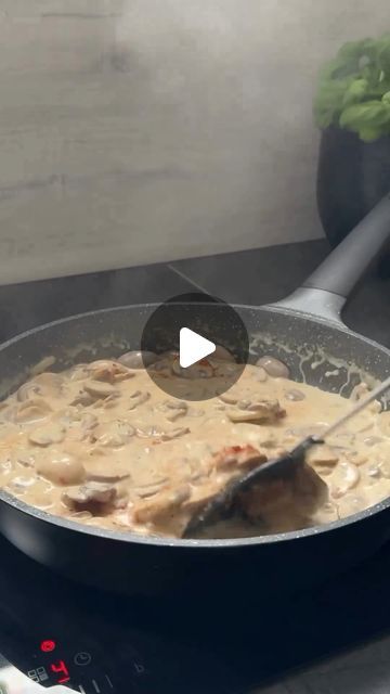 foodie gadgets on Instagram: "Mushroom Cream Sauce 🍄 (via: @ikosun_kitchen)  Ingredients: * 400g brown and white mushrooms * 1 large onion * 2 grated garlic cloves * 2 tablespoons oil * 1 tsp butter * 250ml vegetable broth * 200ml light cream * 2 tbsp parsley, chopped * Salt, pepper, paprika powder To thicken, add 1 teaspoon of cornstarch and a little water.  Preparation: * Clean the mushrooms, cut off a little of the stalk, and slice them. * Heat the oil and butter in a pan, and sauté the onion and garlic until translucent. * Then, fry the mushroom slices. * Deglaze with vegetable broth. * Mix well and add the cream. * Simmer over medium heat for 3-4 minutes. * Add pepper, paprika powder, and salt. * To thicken, mix cornstarch with water and add it. * Also, stir in half of the parsley an How To Prepare Mushrooms, Easy Sauces, White Pasta Sauce Recipe, Apple Cinnamon Recipes, Mushroom Cream Sauce, Rice Bread, Mushroom Cream Sauces, Brown Gravy Mix, White Sauce Pasta