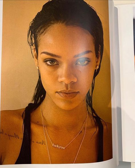 Rihanna 2000's, Rihanna Looks, Rihanna Photos, Rihanna Riri, Rihanna Style, Bad Gal, Rihanna Fenty, My Boyfriend, Pretty Selfies