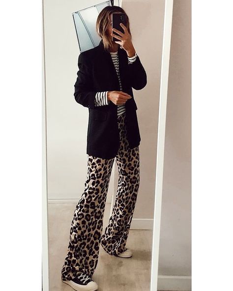 Print Jeans Outfit, Leopard Pants Outfit, Printed Pants Outfits, Leopard Print Outfits, Looks Jeans, Animal Print Pants, Leopard Print Pants, Animal Print Outfits, November 2