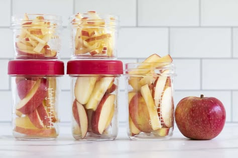 How to Store Apples (Keep Sliced Apples Fresh) Healthy Apple Cake, How To Store Apples, How To Store Strawberries, Apple Recipes Healthy, Baby Mum, Quick Baking, Strawberry Breakfast, Sliced Apples, Weaning Recipes