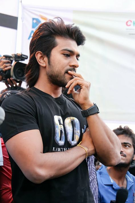 Ram Charan Hairstyle, Ramcharan Pics New, Fade Haircut Short, Men Fade Haircut, Men Fade Haircut Short, Hd Cover Photos, Prabhas Actor, Boys Kurta Design, Oneplus Wallpapers