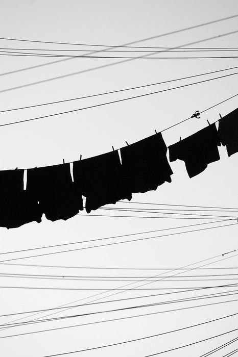 WABI SABI Scandinavia - Design, Art and DIY. Clothes Hanging, Blackest Night, Black N White Images, Black White Photos, Black N White, Bw Photo, Clothes Line, Black & White, Shades Of Black