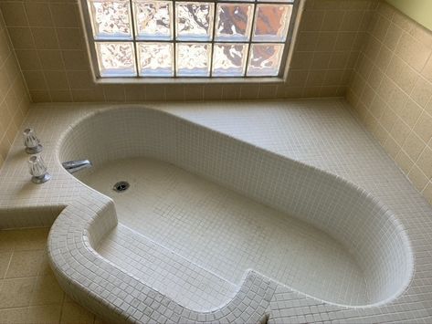 Step In Bathtub, Roman Bathroom, Roman Bathtub, Sunken Bathtub, Concrete Shower, Sunken Tub, Lakehouse Ideas, Diy Bathtub, Vista House