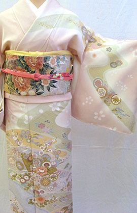 houmongi - pale pink Kimono Aesthetic, Yellow Kimono, Japanese Traditional Clothing, Beautiful Kimonos, Japanese Outfits, Global Market, Japanese Kimono, Fashion Books, Kimonos