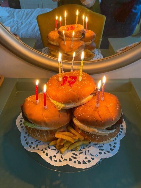 Birthday Burger Aesthetic, Fast Food Birthday, Hip Hop Birthday Cake, Burger Birthday, 18th Birthday Candles, Cow Birthday Cake, Homemade Burger Recipe, Birthday Pizza, Small Birthday Cakes