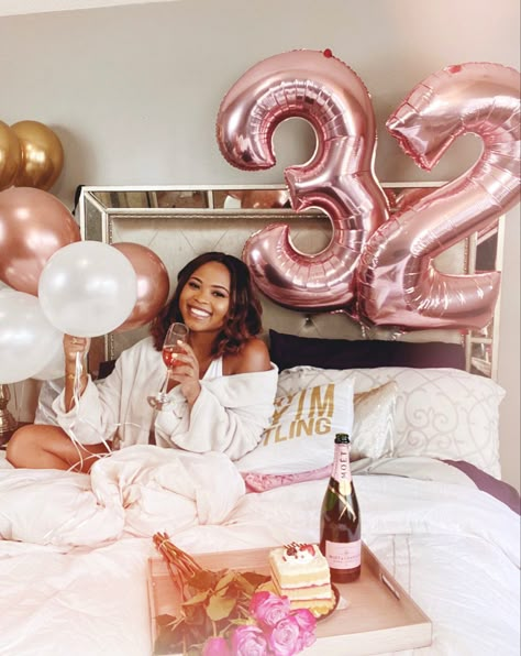 32 Bday Photoshoot, 32th Birthday Photoshoot, 33rd Birthday Photoshoot Ideas For Women, 32nd Bday Party Ideas, Bed Birthday Photoshoot Ideas, 32nd Birthday Ideas For Women Photoshoot, 32 Birthday For Women Ideas Photo Shoot, Bed Photoshoot Birthday, Birthday Diy Photoshoot Ideas