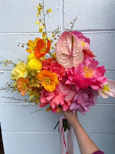 Diy With Flowers, Boutique Flowers, Colorful Bridal Bouquet, Bright Wedding Flowers, Colorful Wedding Flowers, Flower Installation, Colorful Bouquet, Deco Floral, Bright Flowers