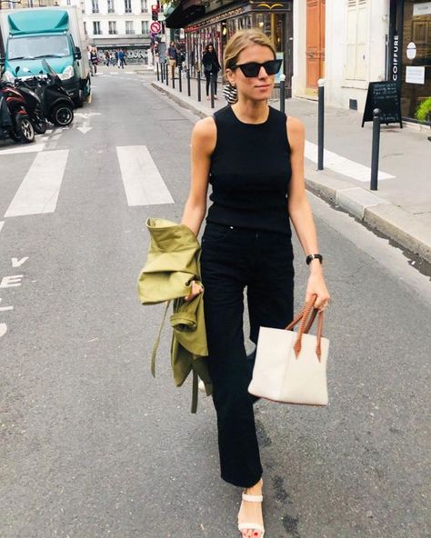 Sleeveless Top Outfit, Black Sleeveless Top, Top Outfit, Black Sleeveless, Spring Summer Outfits, Work Fashion, Get Dressed, Summer Outfit, Minimalist Fashion