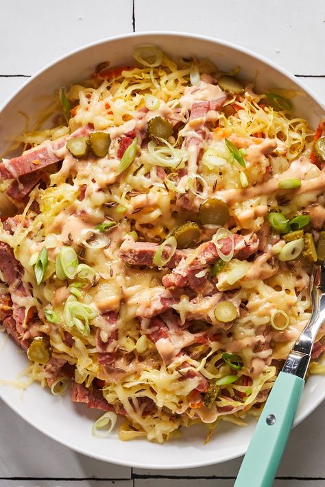 Ruben Bowl, Reuben Bowls, Reuben Bowl, Thyroid Recipes, Bowl Recipes, One Pan Meals, Corned Beef, Bowls Recipe, Meat Recipes