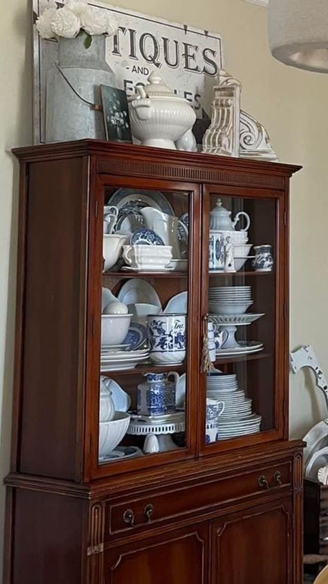 China Cabinet Display Ideas, Decorate Top Of China Cabinet, China Cabinet Decor, China Cabinet Display, Cabinet Decor, Classic House, Transitional Style, Cafe Food, Display Cabinet