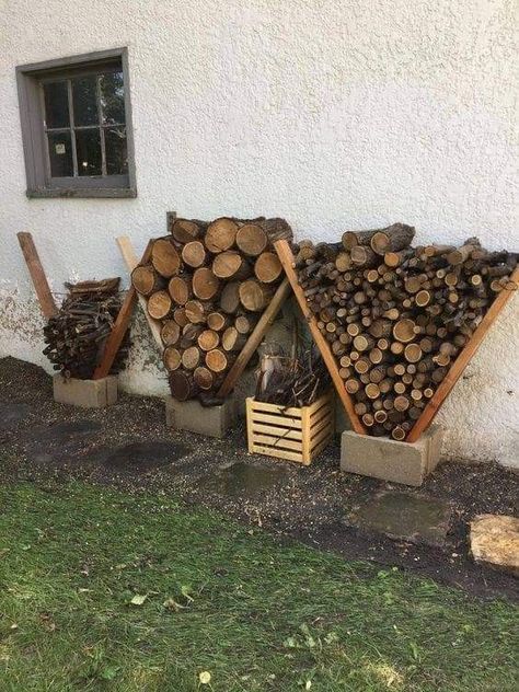 Alternate firewood storage idea for lake Storage Outdoor, Fire Wood, Firewood Storage, Fire Pit Designs, Creative Storage, Backyard Fire, Fire Pit Backyard, Backyard Projects, Wood Storage