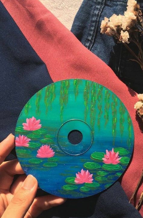 Painting On Dvd Disc, Things To Draw On Cds, Painting Cds Easy, Dvd Ideas Diy, Record Painting Ideas Aesthetic Easy, Old Cd Crafts Diy, Thanksgiving Preschool Art, Cd Design Ideas Cd Art, Disk Painting Ideas