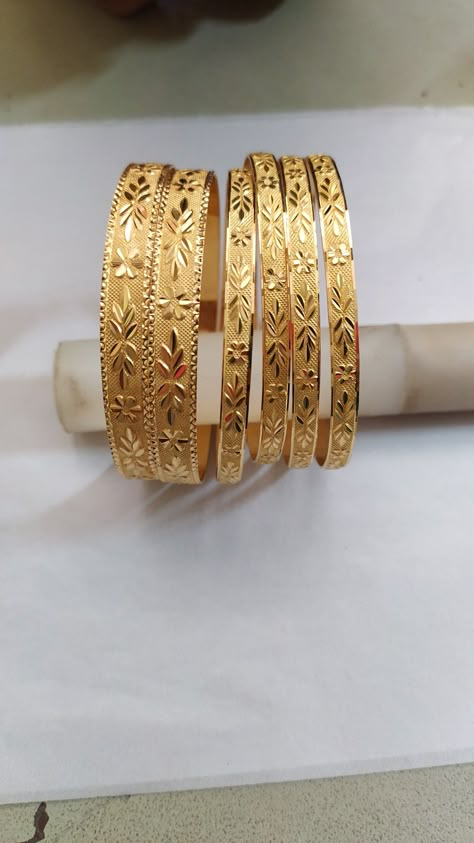 Bangles Design Gold, Edgy Engagement Ring, Engagement Ring Non Traditional, Trendy Gold Necklace, Gold Kangan, Old Money Outfits Men, Stone Rings For Women, Gold Pendants For Men, Solid Gold Bangle