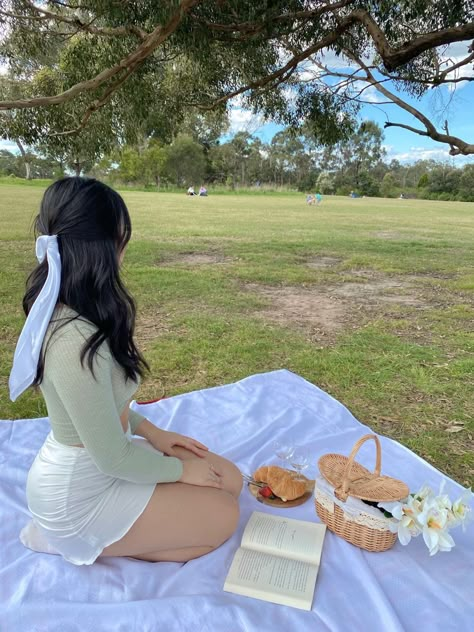 Picnic Photo Shoot, Picnic Pictures, Picnic Photography, Picnic Inspo, Picnic Photoshoot, Picnic Aesthetic, Picnic Date, Picnic Ideas, Insta Photo Ideas