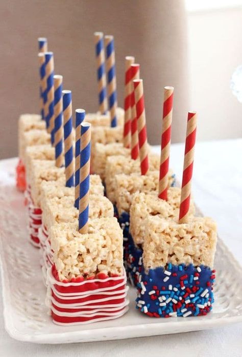 Everything You Need To Throw The Best 4th Of July Party Ever! | The Blinds.com Blog Simple Treats, Desserts For Kids, Blue Rice, July Desserts, America Party, Patriotic Food, Patriotic Desserts, Krispy Treats, 4th Of July Desserts