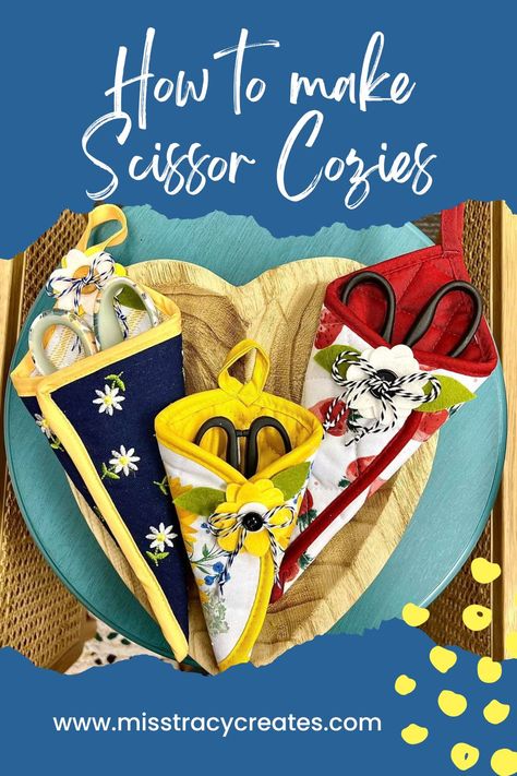 How to Make Scissor Cozies Pot Holder Crafts Projects, Gifts For Sewing Friends, Potholder Crafts, Pot Holder Diy, Scissor Holder Pattern Free, Scissor Holder Pattern, Pot Holder Scissor Holder, Pot Holders Diy, Sew Scissors Holder