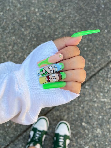 Green nails dunks Rick and Morty nail art Nails With Cartoon Characters, Cartoon Characters Nails, Nails Cartoon Design, Cartoon Nails Design, Character Acrylic Nails, Disney Characters Nail Art, Cartoon Network Nails, Character Nails Designs, Rick And Morty Nail Designs