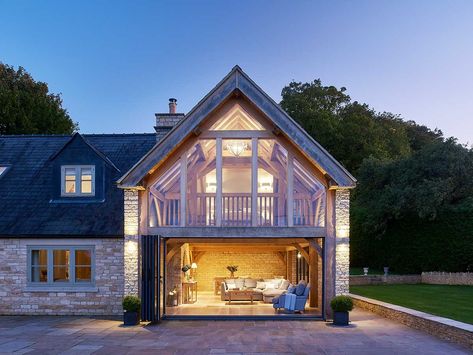 Country Cottage Extension, Oak Framed Houses Uk, Stone Cottage Extension, 2 Storey Extension Ideas, Cottage Extension Ideas, Bungalow Dormer, Two Storey Extension, Barn Extension, Oak Extension