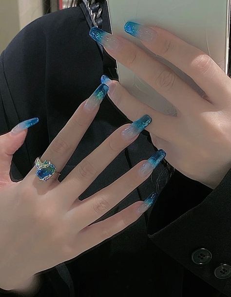 Blue Xiaohongshu Nails, Aesthetic Chrome Nails, Chinese Blue Nails, Nail Inspo Summer Black, Translucent Blue Nails, Blue Charm Nails, Blue Crystal Nails, Crystals Tiktok, French Tips Glitter