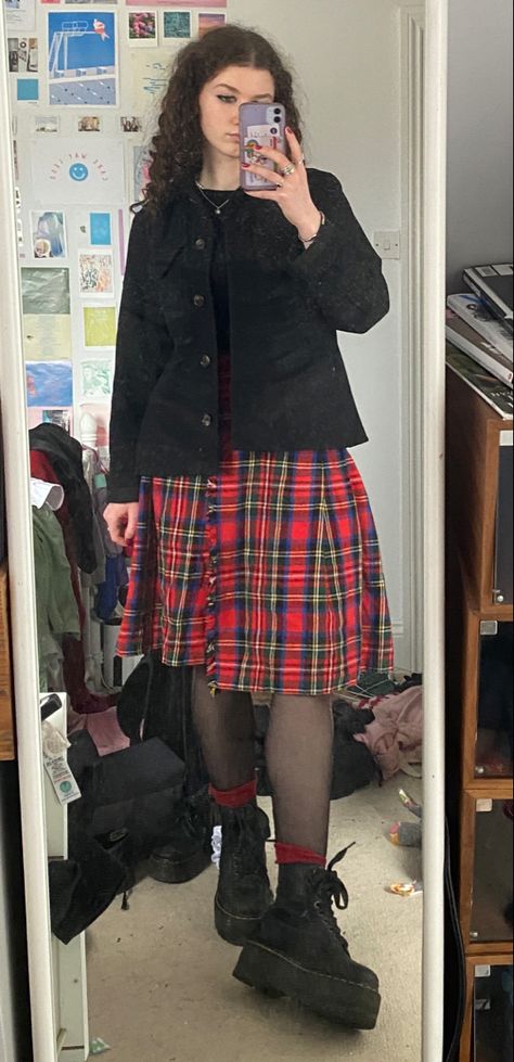 Raincoat, red black tarten pleated kilt midi jacket sixth form caudual punk alt fashion inspo inspiration vintage Red Kilt Outfit, Punk Kilt, Kilt Outfits, Sixth Form, Alt Fashion, Goth Outfits, Kilt, Outfit Inspirations, Fashion Inspo