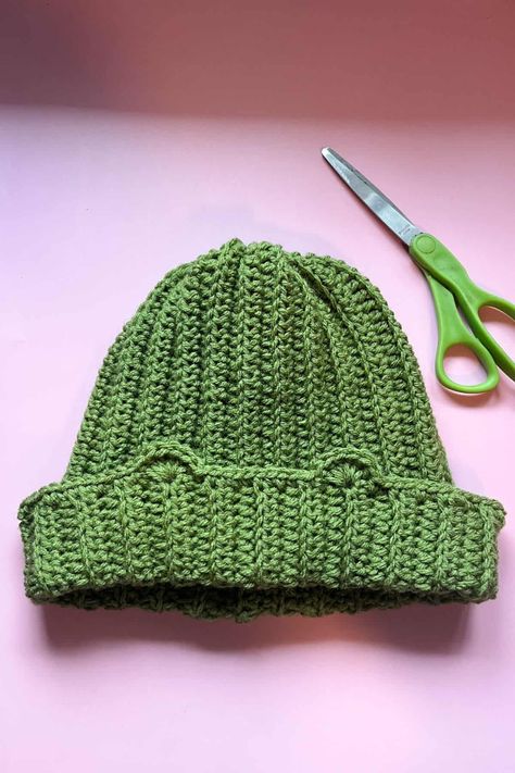 Crochet Frog Hat Pattern - thecaffeinatedsnail.com Crochet Frog Hat Pattern, Frog Hat Pattern, Crochet Frog Hat, Bear Hat Pattern, Crochet Bear Hat, Frog Hat, Crochet Shell Stitch, Crochet Panda, Crochet Frog