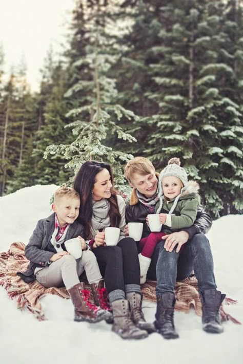 Winter family photos, couple, husband, wife, son, daughter, romantic, romance, hot chocolate, snow, scarf, boots, blanket, trees, sun, Christmas, holiday. Family Picture In Snow, Family Portraits Winter, Family Winter Photoshoot Ideas, Hot Chocolate Family Photoshoot, Winter Christmas Photoshoot, Snow Pictures Family, Snow Photoshoot Ideas Family, Family Christmas Pictures Snow, Winter Snow Family Photos