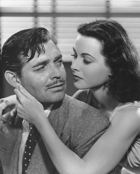 50s Movie Star Aesthetic, 1950s Film, Old Hollywood Couple Aesthetic, Old Hollywood Romance, Old Hollywood Couples, Love Poses, Head On Shoulder Couple, Vintage Couple, Humanity Aesthetic