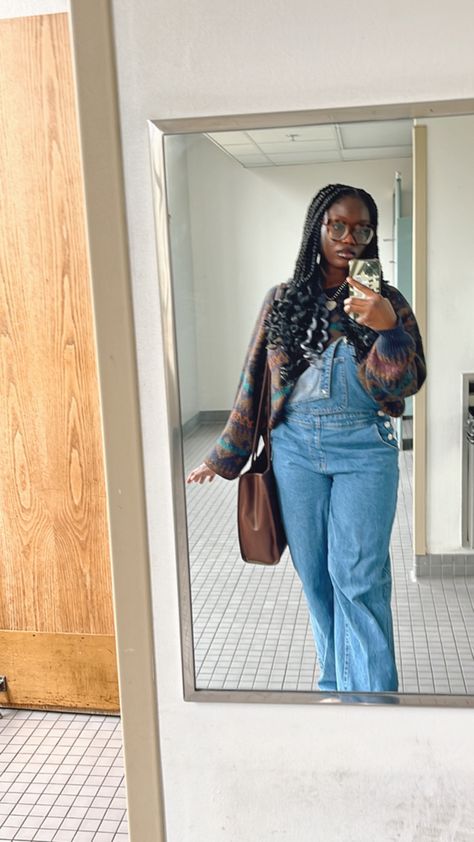 Black Woman Overalls, Overalls Outfit With Sweater, Overalls Black Women, How To Style Overalls Fall, Sweater Overalls Outfit, Denim Overalls Outfit Fall, Overalls Outfit Black Women, Black Overalls Outfit Fall, Overall Winter Outfit