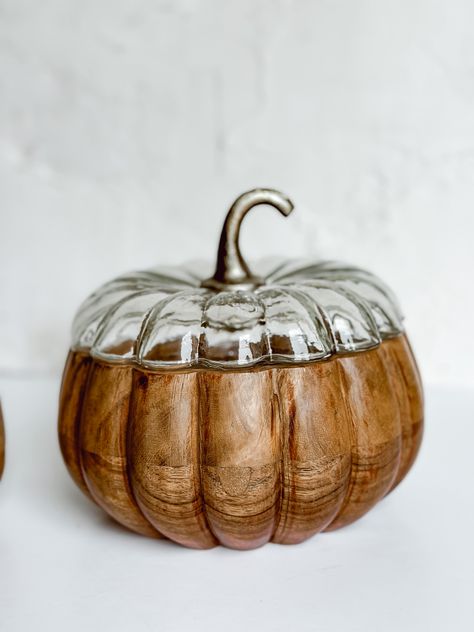 Rustic Thanksgiving Decor, Fall Coffee Bar, Rustic Thanksgiving Decorations, Diy Fall Ideas, Thanksgiving Home Decor, Harvest Kitchen, Fall Candy, Academia Decor, Autumn Decoration