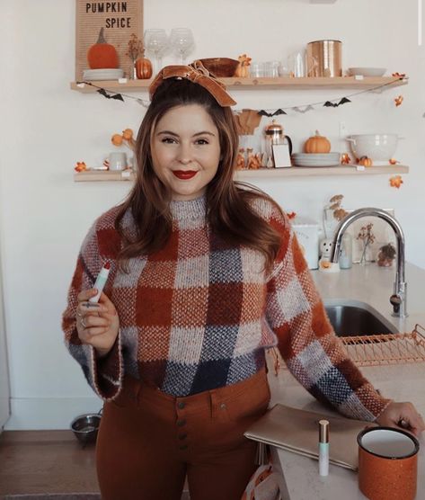 Noelle Downing Outfits, Post Baby Outfit, Pear Body Shape Fashion, Dreams Manifest, Noelle Downing, Plus Size Winter Outfits, Professional Work Outfit, Comfy Clothing, Fashion Curvy