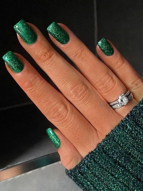 Nail Art Noel, Christmas Gel Nails, Green Nail, Cute Gel Nails, Bride Nails, Festival Nails, Dipped Nails, Xmas Nails, Fancy Nails