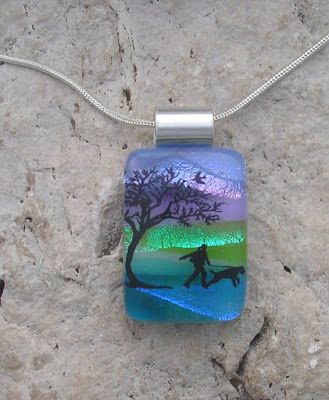 Fused Glass Jewelry Dichroic, Fused Glass Artist, Free Jewellery Making Tutorials, Dichroic Glass Jewelry, Art Glass Jewelry, Jewerly Designs, Dichroic Glass Pendant, Fused Glass Pendant, Fused Glass Jewelry