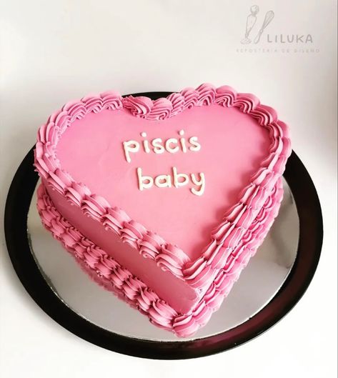 Pisces Cake Ideas, Piscis Cake, Pisces Baby Cake, Picnic Rosa, Pisces Cake, Pisces Szn, Baby Rosa, Custom Birthday Cakes, Birthday Gift Baskets