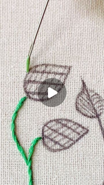 Couching Embroidery, Embroidery Leaves, Embroidery Leaf, Stitching Cards, Embroidered Leaves, Slices Recipes, Handmade Inspiration, Hand Embroidery Tutorial, Hand Embroidery Stitches