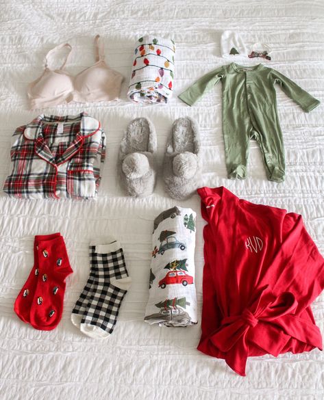 Christmas Baby Hospital Pictures, Newborn Hospital Pictures, Newborn Hospital Outfits, Baby Going Home Outfit, Baby Hospital Pictures, Baby Hospital Outfit, Maternity Hospital, December Baby, Hospital Pictures