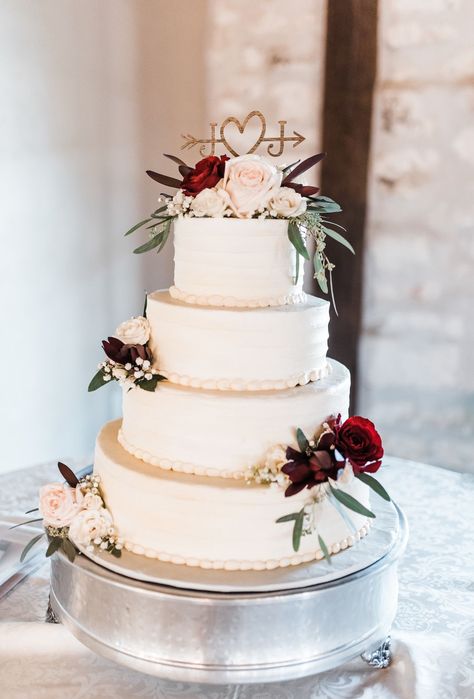 Wedding Cake Maroon, Wedding Cakes Maroon, Blush Pink Wedding Cake, Bohemian Wedding Cake, Wedding Cake Trends, Burgundy Wedding Cake, Blush Wedding Cakes, Round Wedding Cakes, Big Wedding Cakes