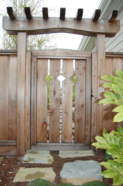 Gate Between House And Garage, Gate Arbor, Outdoor Gates Ideas, Side Yard Gate, Arbor Gate, Wooden Garden Gate, Backyard Gates, Yard Gate, Garden Gates And Fencing