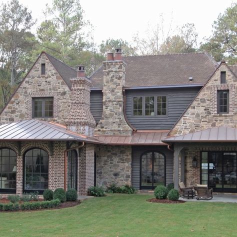 Stone House Plans, Homely House, Cottage Vibes, Craftsman Homes, Dream Cabin, Cottage Exterior, Architecture Inspiration, Tudor House, Modern Farmhouse Exterior