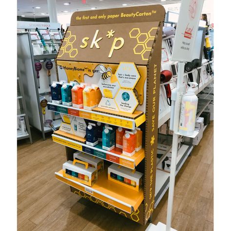 Sk*p The Plastic End Cap Display - Point of Purchase International Network End Cap Display Retail, End Cap Display, Point Of Purchase Display, Christmas Retail, Store Display Design, Supermarket Display, Pos Design, Retail Design Display, Cap Display