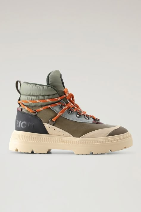 Retro Hiking, Utilitarian Style, Green Retro, Fall Winter Collection, Hiking Boot, Hiking Outfit, Womens Fall, Winter Collection, Me Too Shoes