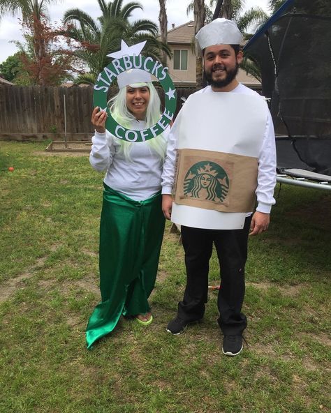 If you are a frequent Starbucks customer, the odds are that the coffee chain has slightly taken over your life. Whether you've named your cat Tazo or the local Starbucks Mermaid Costume, Starbucks Halloween Costume, 3 People Halloween Costumes, Starbucks Costume, Unique Couples Costumes, Original Costumes, Meme Costume, Halloween Costumes Diy Couples, Halloween Costumes For Work