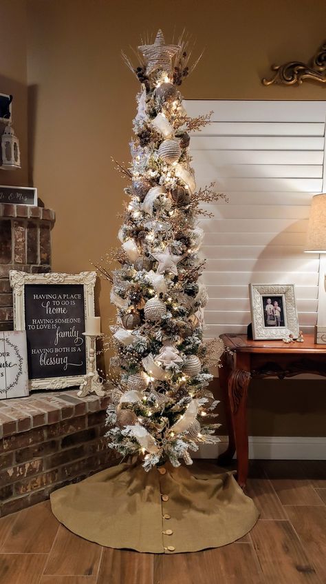 6 Foot Slim Christmas Tree, Rustic Slim Christmas Tree, Modern Pencil Christmas Tree, Small Pencil Christmas Tree Ideas, Small Pencil Tree Decorating Ideas, Boho Pencil Christmas Tree, Slim Tree Decorating Ideas Christmas, Pencil Christmas Tree Themes, Christmas Tree Slim Decorating Ideas