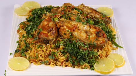 Fish Biryani Recipe, Sindhi Biryani, Fish Biryani, Pakistani Dishes, Cooking Recipes In Urdu, Pulao Recipe, Easy Bbq, Biryani Recipe, Cooking Channel