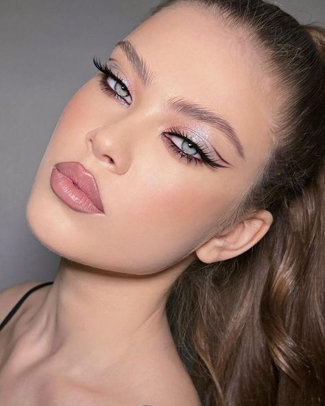 90s Makeup Look, Summer Makeup Trends, Prom Eye Makeup, Summer Makeup Looks, Eye Makeup Pictures, Pinterest Makeup, Makijaż Smokey Eye, Fancy Makeup, Makeup Eye Looks