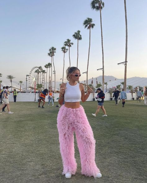 Nitsan Raiter Fluxgold’s Instagram profile post: “harriet styles 🕺” Electro Festival Outfit, 2022 Fall Outfits, Edm Concert Outfit, Cochella Outfits, Streetwear Trousers, Trousers Baggy, Festival Outfits Rave, Look Festival, Clothes Streetwear