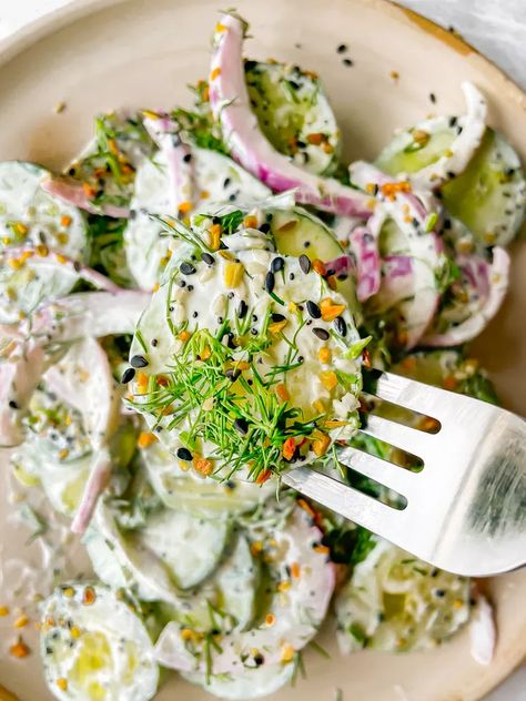 Everything Bagel Recipes, Everything Bagel Cucumber, Bagel Cucumber, Stuffed Cucumbers, Salads Cucumber, 2023 Resolutions, Bagel Dip, Bagel Recipes, Easy Summer Salad