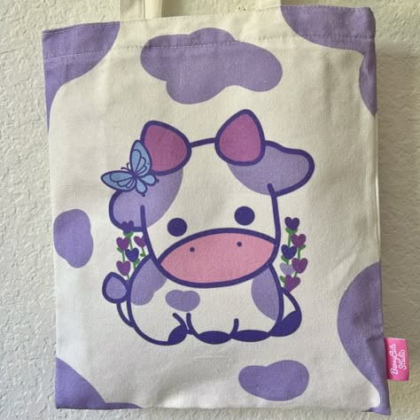 Painting Toat Bag Ideas, Cute Bag Designs, Cute Tote Bag Design Paint Aesthetic, Cute Tote Bags Design, Cute Tote Bags Paint, Canvas Bags Painting Ideas, Toat Bag Painting, Decorating Tote Bags, Painted Tote Bags Ideas